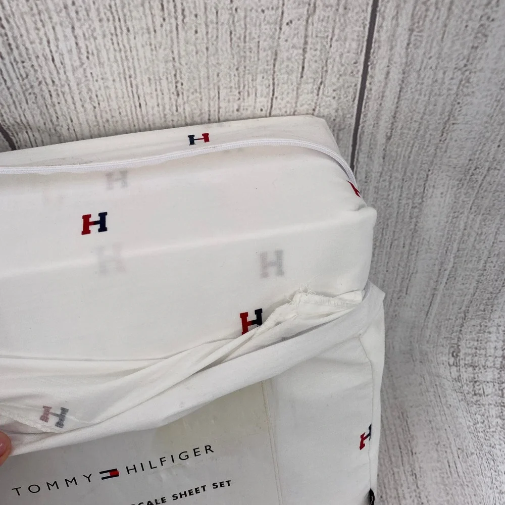 Tommy Hilfiger Sheet Set Queen White Varsity H Logo Percale Cotton Preppy Decor
